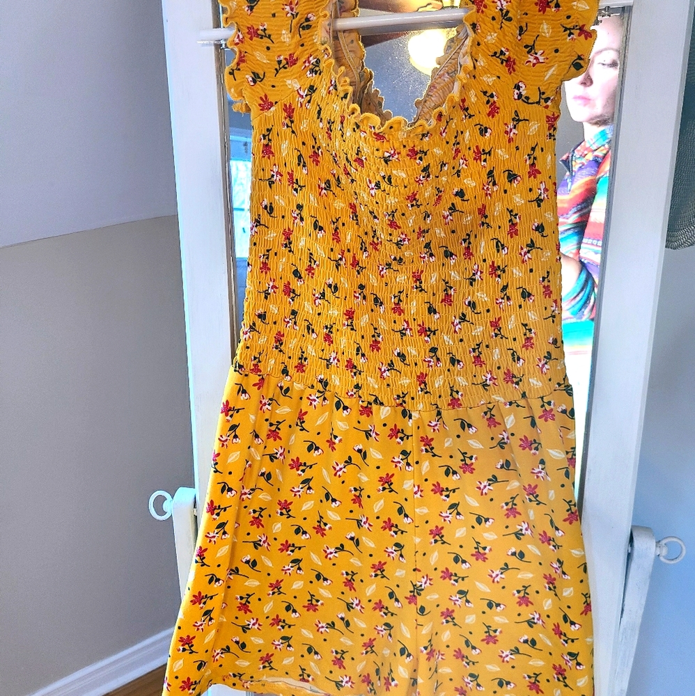 Cute romper!